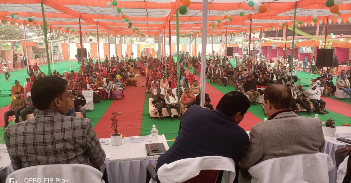 वटेश्वर धाम किसान मेला, विराट किसान मेला बाह, कृषि प्रदर्शनी आगरा, किसान मेला तृतीय दिवस, कृषि विभाग आगरा, डॉ पंकज त्रिपाठी कृषि निदेशक, फसल बीमा योजना, मृदा स्वास्थ्य कार्ड, एफपीओ फार्म मशीनरी बैंक, agriculture news hindi