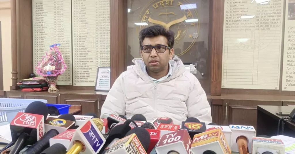 एसआईआर 2026 अभियान आगरा, विशेष मतदाता अभियान 18 जनवरी, voter list revision agra, मतदाता सूची दावे आपत्ति, बीएलओ बूथ अभियान, अरविंद मल्लप्पा बंगारी निर्वाचन, SIR voter awareness agra