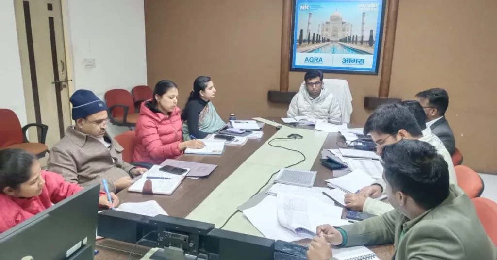 Agra Breaking News: SIR अभियान आगरा: 18 जनवरी को सभी बूथों पर ड्राफ्ट रोल पठन SIR अभियान आगरा, एसआईआर अभियान आगरा, विशेष प्रगाढ़ पुनरीक्षण 2026, ड्राफ्ट रोल पठन बूथ, मतदाता सूची दावे आपत्तियां, फॉर्म 6 नया मतदाता, अरविंद मल्लप्पा बंगारी निर्वाचन, voter list revision agra