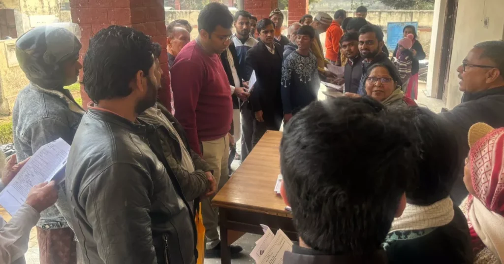 विशेष प्रगाढ़ पुनरीक्षण, आगरा ग्रामीण मतदाता सूची, अरविंद मल्लप्पा बंगारी, डीएम आगरा निरीक्षण, SIR अभियान 2026, ड्राफ्ट रोल मतदाता सूची, बीएलओ अभियान, फॉर्म 6 मतदाता पंजीकरण, आगरा विधानसभा 90, बमरौली कटारा बूथ, मतदाता नाम जोड़ना, दावे आपत्तियां मतदाता सूची, भारत निर्वाचन आयोग अभियान