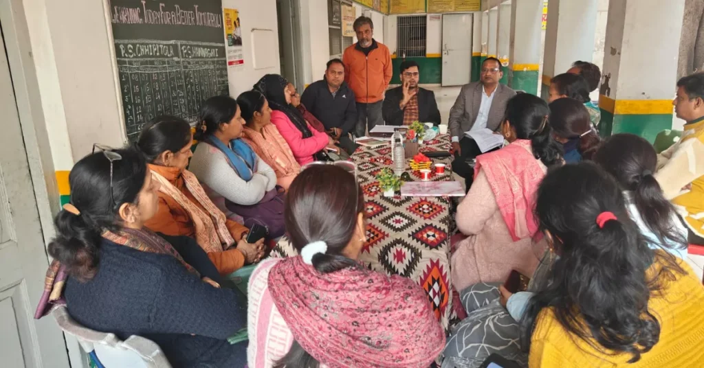 Agra Breaking News: जिला बेसिक शिक्षा अधिकारी का औचक निरीक्षण | केजीबीवी में छात्राओं संग मध्यान्ह भोजन, शिक्षा गुणवत्ता पर जोर जिला बेसिक शिक्षा अधिकारी आगरा, कस्तूरबा गांधी आवासीय बालिका विद्यालय, केजीबीवी आगरा निरीक्षण, मध्यान्ह भोजन विद्यालय, शिक्षक संकुल बैठक, बेसिक शिक्षा सुधार, शिक्षा गुणवत्ता आगरा, सरकारी स्कूल निरीक्षण, बालिका शिक्षा उत्तर प्रदेश, आरटीई शिक्षा व्यवस्था, डायट आगरा, प्राथमिक विद्यालय समीक्षा, शिक्षा समाचार आगरा