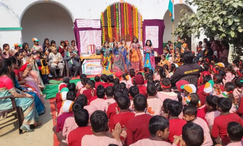 कागारौल गणतंत्र दिवस, प्राथमिक विद्यालय कागारौल, 77वां गणतंत्र दिवस आगरा, Agra Republic Day News, parishadiya vidyalaya agra, government school republic day, school republic day celebration, khairagarh block agra news, basic education agra, up school news, rural school republic day, children cultural program agra, education news agra