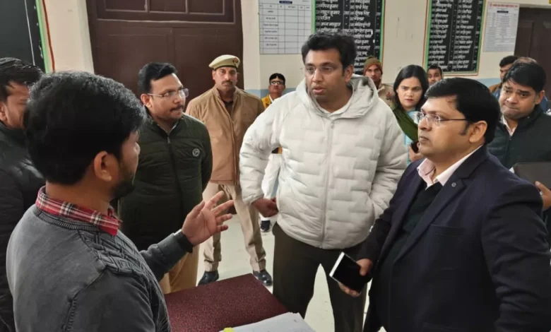 SIR, आगरा एसआईआर अभियान, विशेष प्रगाढ़ पुनरीक्षण आगरा, मतदाता सूची संशोधन 2026, जिलाधिकारी अरविंद मल्लप्पा बंगारी, आगरा मतदाता सत्यापन, एसआईआर नोटिस सुनवाई केंद्र, बीएलओ एईआरओ निर्देश, आगरा चुनाव समाचार, मतदाता पंजीकरण आगरा, वोटर लिस्ट अपडेट आगरा, आगरा निर्वाचन अधिकारी समाचार, तहसील सदर आगरा निरीक्षण, मतदाता सूची शुद्धिकरण, आगरा लेटेस्ट न्यूज हिंदी, हिंदी दैनिक समाचार