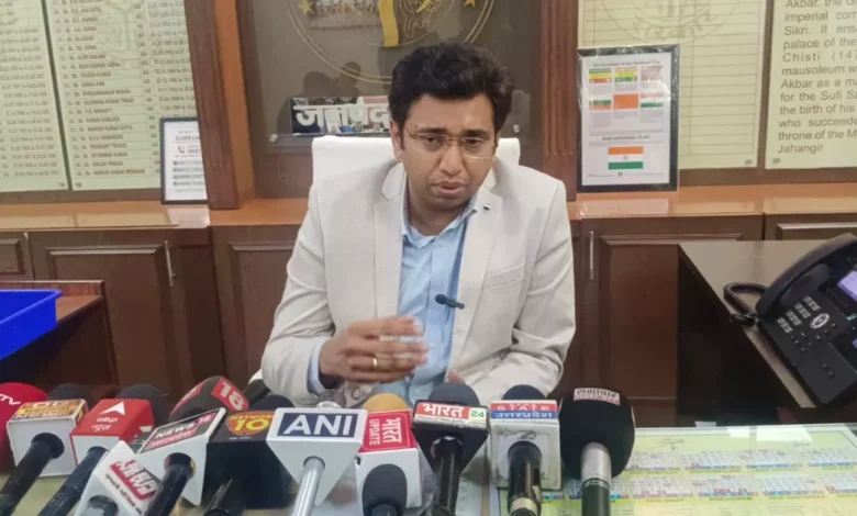 विशेष मतदाता अभियान, आगरा मतदाता सूची, विशेष प्रगाढ़ पुनरीक्षण 2026, 31 जनवरी मतदाता अभियान, आगरा वोटर लिस्ट अपडेट, फॉर्म 6 मतदाता नाम जोड़ना, डीएम अरविंद मल्लप्पा बंगारी, बीएलओ अभियान आगरा, मतदाता सूची ड्राफ्ट प्रकाशन, नए मतदाता पंजीकरण, voter revision agra, election commission india, आगरा निर्वाचन समाचार, मतदाता नाम संशोधन फॉर्म 8, फॉर्म 7 वोटर लिस्ट, विशेष अभियान 2026