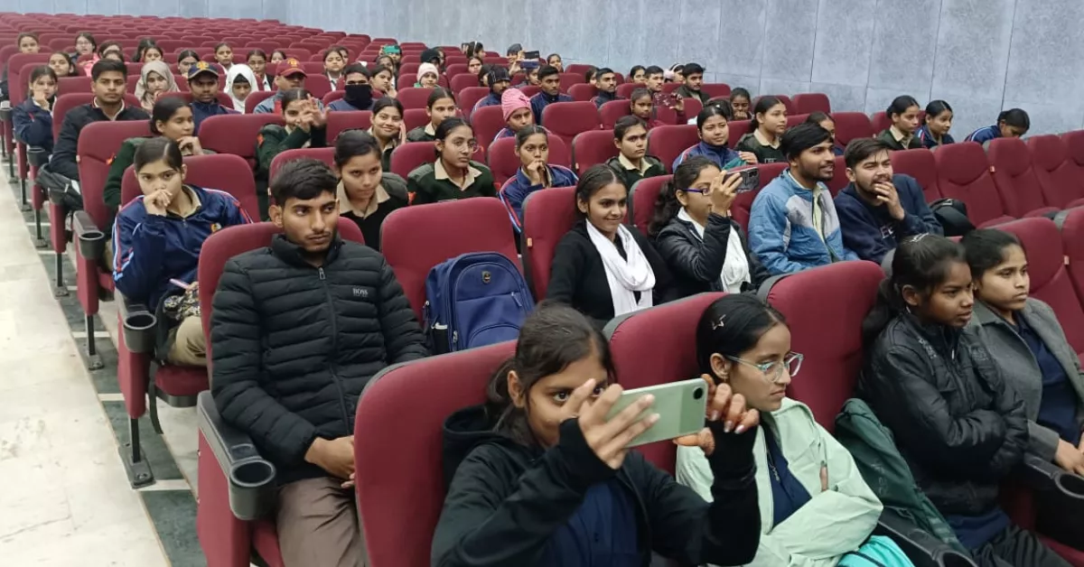 विशेष प्रगाढ़ पुनरीक्षण SIR, मतदाता पंजीकरण कार्यक्रम आगरा, अरविंद मल्लप्पा बंगारी, युवा मतदाता अभियान, voter registration agra, SIR campaign uttar pradesh, जिला निर्वाचन अधिकारी आगरा, nvsp voter registration