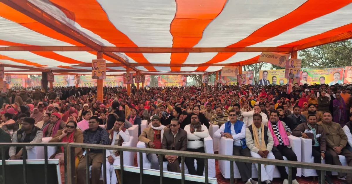 उपमुख्यमंत्री उ.प्र. सरकार केशव प्रसाद मौर्य, विकसित भारत जी राम जी अधिनियम, केशव प्रसाद मौर्य आगरा दौरा, 125 दिन रोजगार गारंटी, ग्रामीण रोजगार योजना 2025, ग्राम चौपाल फतेहाबाद, उत्तर प्रदेश सरकार योजना, smart village scheme up, rural livelihood mission hindi