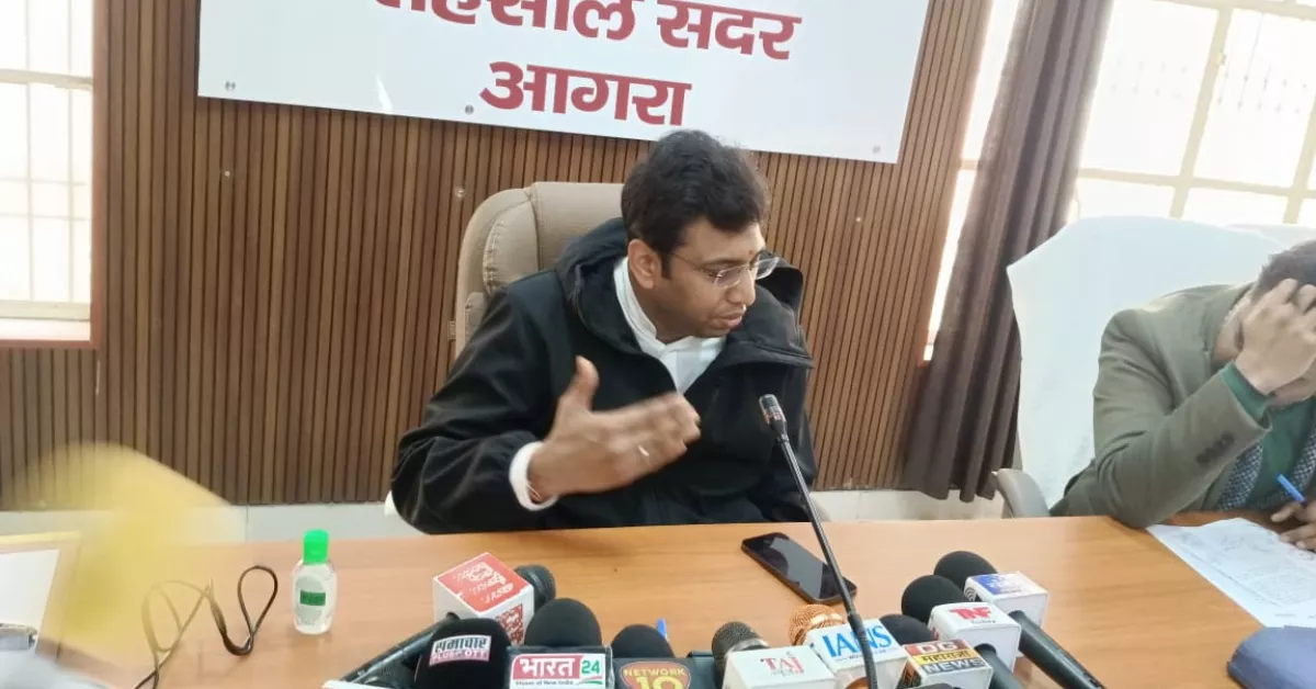 विशेष प्रगाढ़ पुनरीक्षण अभियान, आगरा SIR अभियान, विशेष प्रगाढ़ पुनरीक्षण 2026, मतदाता सूची सुधार, ड्राफ्ट रोल वाचन, बीएलओ अभियान, वोटर लिस्ट अपडेट आगरा, नया मतदाता पंजीकरण, फॉर्म 6 7 8, निर्वाचन आयोग निर्देश, आगरा मतदान केंद्र अभियान