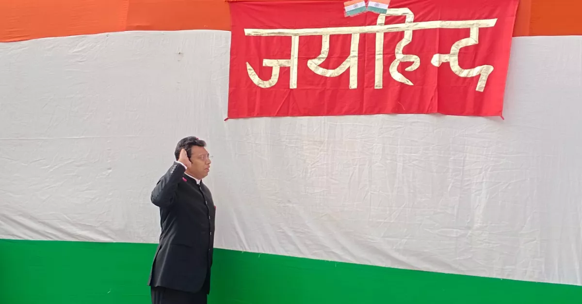 आगरा गणतंत्र दिवस 2026, 77वां गणतंत्र दिवस आगरा, अरविंद मल्लप्पा बंगारी, जिलाधिकारी आगरा, आगरा कलेक्ट्रेट ध्वजारोहण, अमर शहीद सम्मान आगरा, गणतंत्र दिवस समारोह आगरा, मंडलायुक्त शैलेंद्र कुमार सिंह, आगरा जिला समाचार, यूपी गणतंत्र दिवस कार्यक्रम, Republic Day Agra News, Agra DM Republic Day, Agra Latest News Hindi, Uttar Pradesh Republic Day Celebration