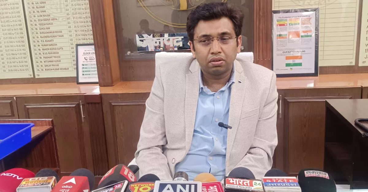 विशेष मतदाता अभियान, आगरा मतदाता सूची, विशेष प्रगाढ़ पुनरीक्षण 2026, 31 जनवरी मतदाता अभियान, आगरा वोटर लिस्ट अपडेट, फॉर्म 6 मतदाता नाम जोड़ना, डीएम अरविंद मल्लप्पा बंगारी, बीएलओ अभियान आगरा, मतदाता सूची ड्राफ्ट प्रकाशन, नए मतदाता पंजीकरण, voter revision agra, election commission india, आगरा निर्वाचन समाचार, मतदाता नाम संशोधन फॉर्म 8, फॉर्म 7 वोटर लिस्ट, विशेष अभियान 2026