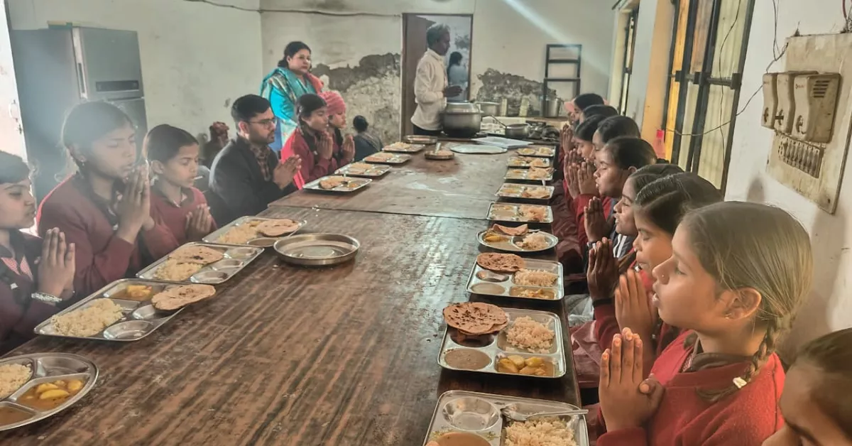 जिला बेसिक शिक्षा अधिकारी आगरा, कस्तूरबा गांधी आवासीय बालिका विद्यालय, केजीबीवी आगरा निरीक्षण, मध्यान्ह भोजन विद्यालय, शिक्षक संकुल बैठक, बेसिक शिक्षा सुधार, शिक्षा गुणवत्ता आगरा, सरकारी स्कूल निरीक्षण, बालिका शिक्षा उत्तर प्रदेश, आरटीई शिक्षा व्यवस्था, डायट आगरा, प्राथमिक विद्यालय समीक्षा, शिक्षा समाचार आगरा