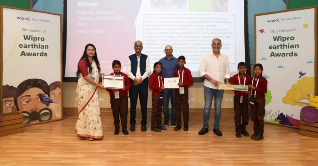 प्राथमिक विद्यालय विदरपुर, फतेहपुर सीकरी शिक्षा समाचार, आगरा शिक्षा खबर, Wipro Earthian Program, Center for Environment Education, राष्ट्रीय स्तर पर सम्मानित छात्र, पर्यावरण मित्र कार्यक्रम, परिषदीय विद्यालय उपलब्धि, Agra education news, school students national award, environment education india, Google Discover education news