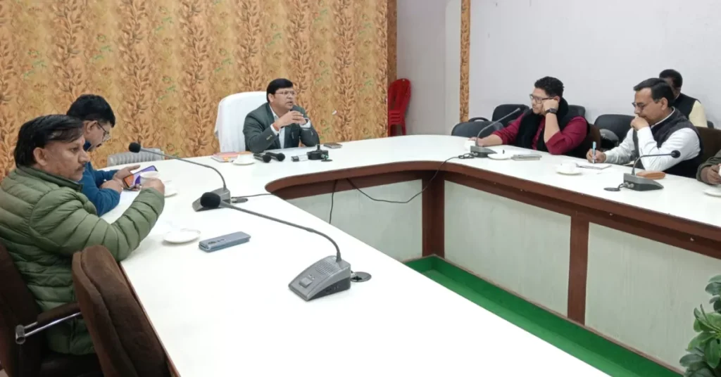 विशेष प्रगाढ़ पुनरीक्षण 2026, SIR 2026 आगरा, मतदाता सूची पुनरीक्षण बैठक, ADM नगर आगरा, बीएलओ दावे आपत्ति, voter list revision agra, election commission up news, फॉर्म 6 7 8 मतदाता, आगरा निर्वाचन समाचार, Google Discover election news
