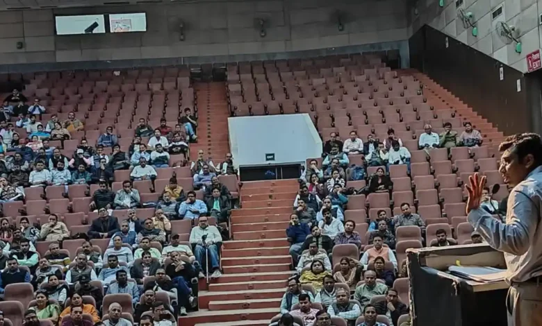 यूपी बोर्ड परीक्षा 2026, UP Board Exam 2026 Agra, DM Arvind Mallappa Bangari briefing, Agra board exam security, 154 exam centres Agra, nalkavihin pariksha 2026, UP Board Highschool Intermediate Agra, exam control room DIOS Agra, education news UP, Google Discover Agra news