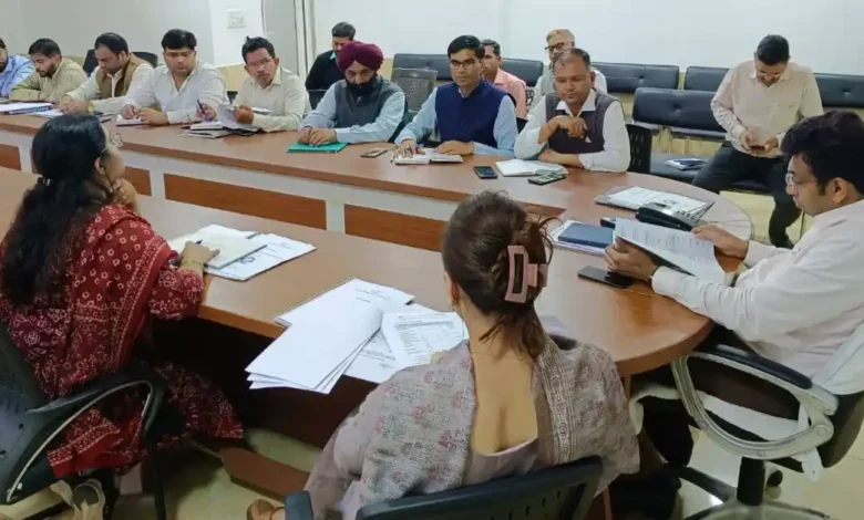 आगरा जनगणना-2027 तैयारी, डीएम अरविंद मल्लप्पा बंगारी बैठक, डिजिटल जनगणना 2027 भारत, जिला स्तरीय जनगणना समन्वय समिति आगरा, पेपरलेस जनगणना 2026 चरण, आगरा कलेक्ट्रेट समीक्षा बैठक, जनगणना प्रशिक्षण प्रगणक सुपरवाइजर, स्व-गणना मोबाइल एप, आगरा प्रशासन ताजा समाचार, Census 2027 Agra news