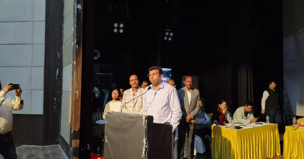 यूपी बोर्ड परीक्षा 2026, UP Board Exam 2026 Agra, DM Arvind Mallappa Bangari briefing, Agra board exam security, 154 exam centres Agra, nalkavihin pariksha 2026, UP Board Highschool Intermediate Agra, exam control room DIOS Agra, education news UP, Google Discover Agra news