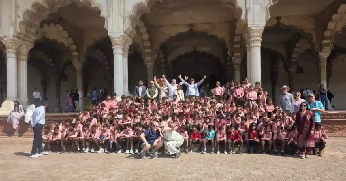 पीएम श्री खानपुर विद्यालय आगरा, ताजमहल शैक्षिक भ्रमण 2026, आगरा किला स्कूल टूर, खेरागढ़ शिक्षा समाचार, छात्रों का ऐतिहासिक भ्रमण आगरा, पीएम श्री विद्यालय गतिविधि, ताजमहल विजिट स्कूल छात्र, आगरा शिक्षा ताजा खबर, स्कूल एजुकेशनल टूर 2026, खेरागढ़ ब्लॉक विद्यालय समाचार