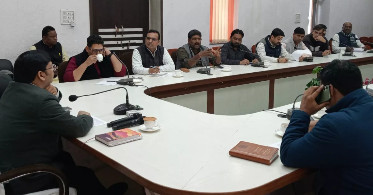 विशेष प्रगाढ़ पुनरीक्षण 2026, SIR 2026 आगरा, मतदाता सूची पुनरीक्षण बैठक, ADM नगर आगरा, बीएलओ दावे आपत्ति, voter list revision agra, election commission up news, फॉर्म 6 7 8 मतदाता, आगरा निर्वाचन समाचार, Google Discover election news