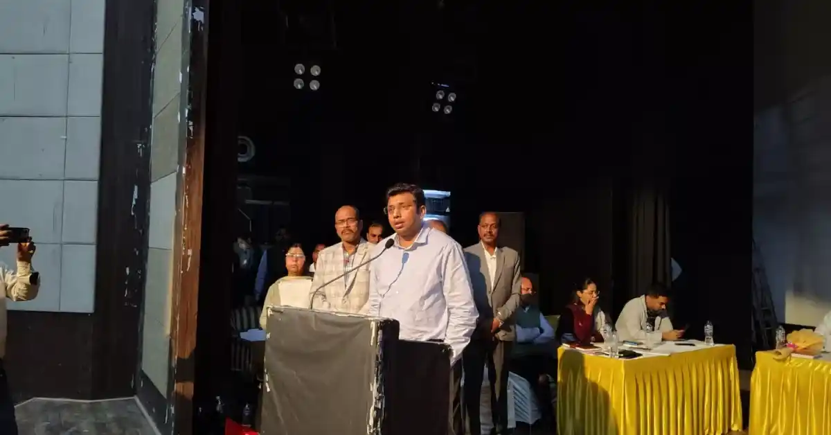 यूपी बोर्ड परीक्षा 2026, UP Board Exam 2026 Agra, DM Arvind Mallappa Bangari briefing, Agra board exam security, 154 exam centres Agra, nalkavihin pariksha 2026, UP Board Highschool Intermediate Agra, exam control room DIOS Agra, education news UP, Google Discover Agra news