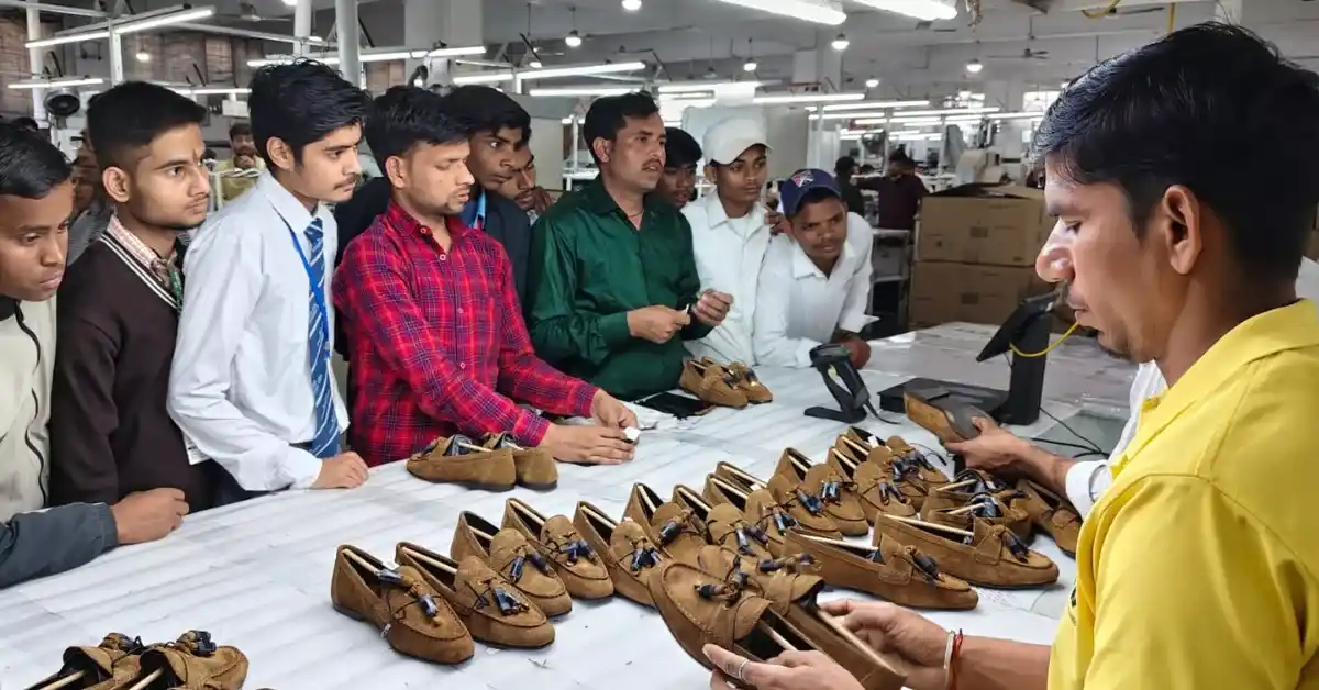 वैज्ञानिक भ्रमण, विज्ञान लोकप्रियकरण कार्यक्रम आगरा, जिला विज्ञान क्लब आगरा, आरबीएस इंजीनियरिंग कैंपस बिचपुरी, डाबर फुटवियर इंडस्ट्री सिकंदरा, वैज्ञानिक शोध प्रयोगशाला भ्रमण, आगरा शिक्षा समाचार 2026, मेधावी छात्र वैज्ञानिक व्याख्यान, विज्ञान एवं प्रौद्योगिकी परिषद उत्तर प्रदेश, आगरा करियर मार्गदर्शन कार्यक्रम, स्कूल छात्रों का इंडस्ट्रियल विजिट