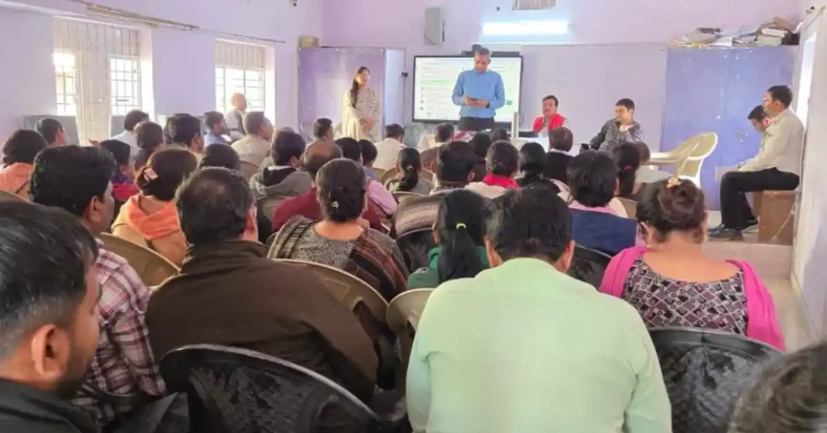 पिनाहट बीईओ बैठक 2026, आगरा शिक्षा समीक्षा बैठक, उमेश कुमार गौतम खंड शिक्षा अधिकारी, डीबीटी अपार आईडी समीक्षा, निपुण विद्यालय आकलन पिनाहट, स्मार्ट क्लास आईसीटी लैब निर्देश, बीआरसी पिनाहट बैठक, प्रधानाध्यापक मासिक समीक्षा आगरा, बेसिक शिक्षा परिषद समाचार, आगरा ताजा शिक्षा खबर 2026