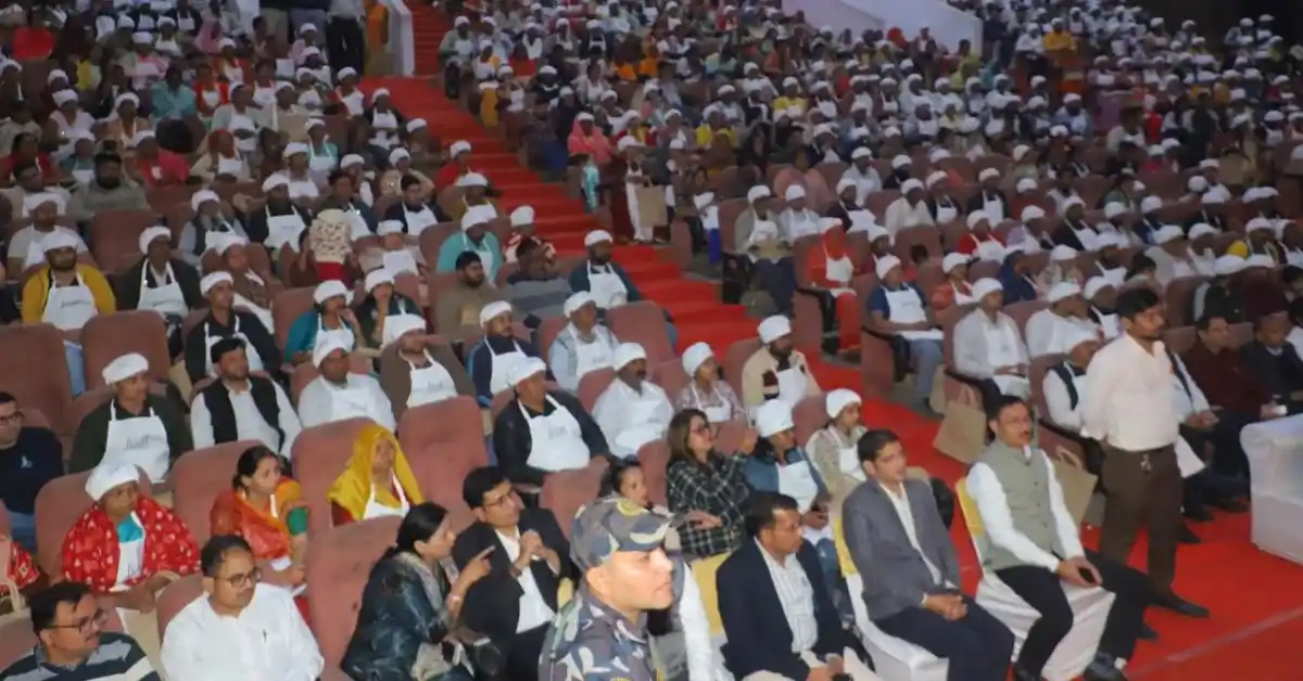 FSSAI प्रशिक्षण, स्ट्रीट फूड विक्रेता कार्यशाला आगरा, प्रो एसपी सिंह बघेल आगरा कार्यक्रम, सूरसदन प्रेक्षागृह आगरा, खाद्य सुरक्षा अभियान 2026, स्वस्थ भारत सुरक्षित आहार, FSSAI उत्तर क्षेत्र, आगरा स्ट्रीट फूड समाचार, खाद्य सुरक्षा मानक प्रशिक्षण, आगरा ताजा खबर 2026