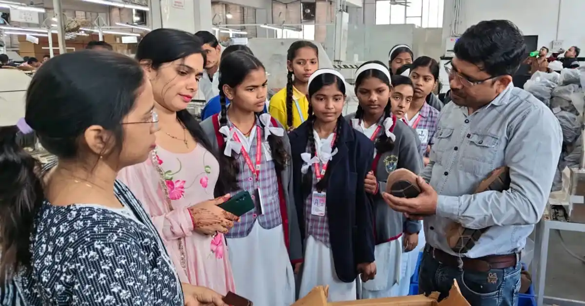 वैज्ञानिक भ्रमण, विज्ञान लोकप्रियकरण कार्यक्रम आगरा, जिला विज्ञान क्लब आगरा, आरबीएस इंजीनियरिंग कैंपस बिचपुरी, डाबर फुटवियर इंडस्ट्री सिकंदरा, वैज्ञानिक शोध प्रयोगशाला भ्रमण, आगरा शिक्षा समाचार 2026, मेधावी छात्र वैज्ञानिक व्याख्यान, विज्ञान एवं प्रौद्योगिकी परिषद उत्तर प्रदेश, आगरा करियर मार्गदर्शन कार्यक्रम, स्कूल छात्रों का इंडस्ट्रियल विजिट