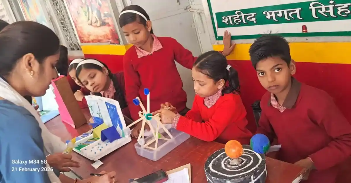 आगरा विज्ञान मॉडल प्रदर्शनी 2026, कंपोजिट विद्यालय श्यामा देवी कार्यक्रम, प्राथमिक विद्यालय मंडी सईद खां विज्ञान मेला, चंद्रयान 3 स्कूल मॉडल, हाइड्रॉलिक लिफ्ट प्रोजेक्ट स्कूल, स्कूल साइंस एग्जीबिशन आगरा, छात्रों की विज्ञान प्रदर्शनी खबर, बेसिक शिक्षा विभाग आगरा, विज्ञान मेला परिणाम आगरा, आगरा शिक्षा ताजा समाचार