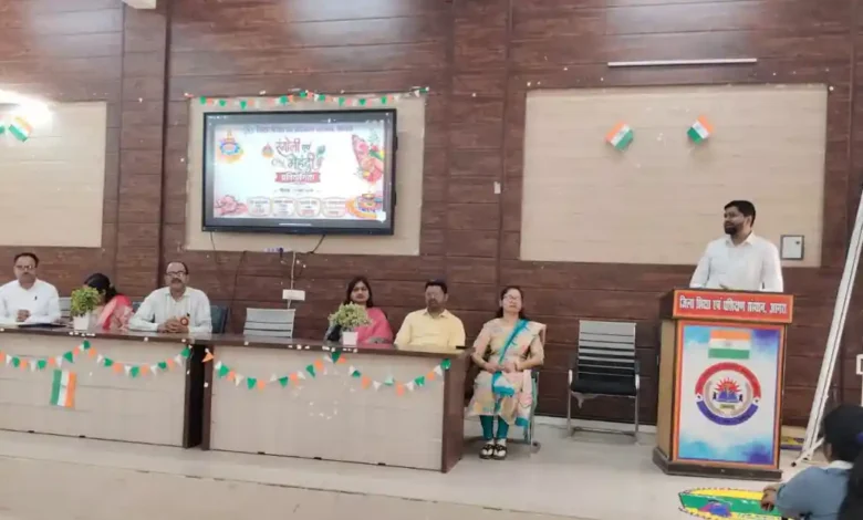 रंगोली मेहंदी प्रतियोगिता आगरा, DIET Agra Rangoli Mehndi competition, D.El.Ed trainees cultural event agra, Agra education news, DIET Agra students activities, teacher training institute agra news, D.El.Ed trainees competition agra, Agra DIET cultural program