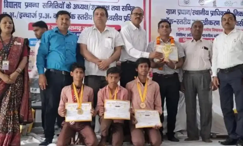 खेरागढ़ शैक्षिक सम्मान समारोह, Bhakar composite school agra students news, NMMS exam success agra students, basic education department agra event, talented students honour kheragarh, agra education achievement news, NMMS scholarship exam agra, basic shiksha department agra news