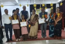 बरौली अहीर आगरा समाचार, निपुण भारत मिशन, छात्र शिक्षक सम्मान समारोह, आगरा शिक्षा न्यूज, NMMS परीक्षा आगरा, इंस्पायर अवार्ड यूपी, डायट प्रवक्ता मनोज वार्ष्णेय, विद्यालय प्रबंधन समिति SMC, डिजिटल क्लासरूम यूपी, ऑपरेशन कायाकल्प, बेसिक शिक्षा विभाग आगरा, agra education news hindi, nipun bharat program up, rural education development india