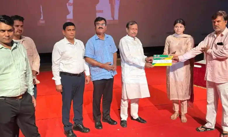 आगरा किसान कार्यक्रम, अन्नदाता किसान समृद्धि, सूरसदन आगरा न्यूज, योगी सरकार 9 वर्ष, किसान सम्मान समारोह यूपी, पीएम कुसुम योजना आगरा, कृषि यंत्रीकरण योजना, नंदनी योजना पशुपालन, आगरा कृषि समाचार, किसान प्रशिक्षण कार्यक्रम यूपी, यूपी सरकार योजनाएं किसान, agra farmer news hindi, agriculture development up, kisan sammelan agra