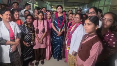 HPV वैक्सीनेशन आगरा, सर्वाइकल कैंसर बचाव, लेडी लायल अस्पताल आगरा, डॉ बबीता सिंह चौहान, महिला स्वास्थ्य यूपी, किशोरी टीकाकरण अभियान, HPV vaccine india hindi, आगरा हेल्थ न्यूज, महिला स्वास्थ्य योजना यूपी, cervical cancer prevention india, agra latest news hindi, government vaccination program up, women health awareness india