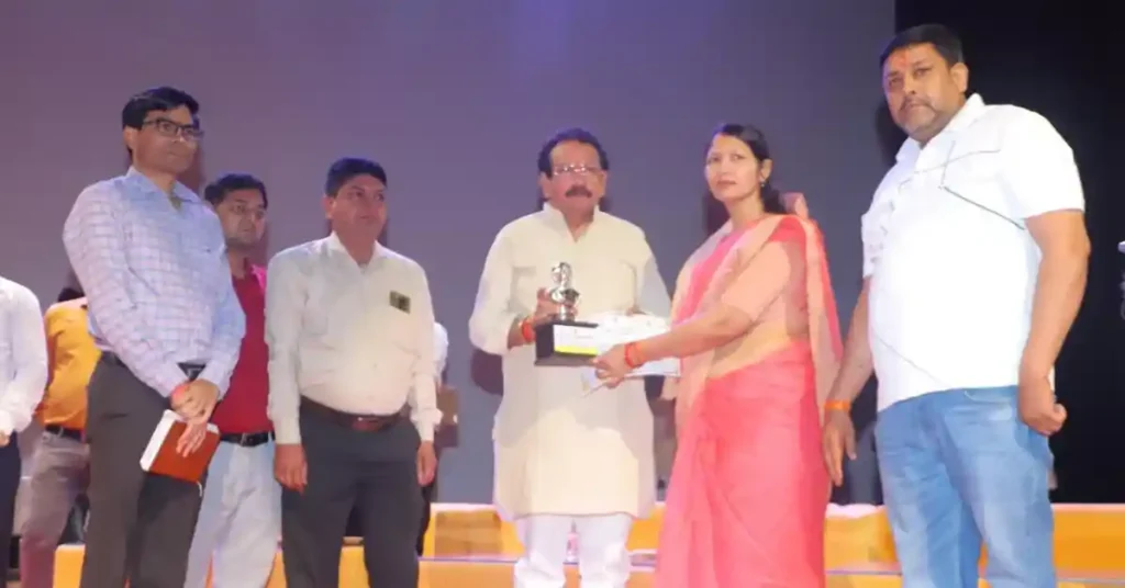 पंचायतीराज जन संवाद आगरा, एसपी सिंह बघेल कार्यक्रम, सूरसदन आगरा न्यूज, ग्राम प्रधान सम्मान समारोह, टीबी मुक्त पंचायत यूपी, ग्रामीण विकास उत्तर प्रदेश, पंचायत विभाग कार्यक्रम, यूपी सरकार 9 साल उपलब्धियां, agra latest news hindi, rural development up government, panchayati raj event india, government schemes awareness up