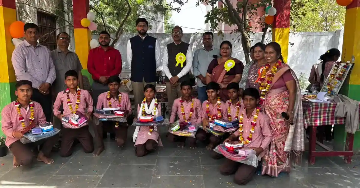 नानपुर विद्यालय आगरा, सामुदायिक सहभागिता, आगरा शिक्षा समाचार, छात्र सम्मान समारोह, अनिरुद्ध यादव डायट, शिक्षक संकुल बैठक, ग्रामीण शिक्षा मॉडल, यूपी स्कूल न्यूज, छात्रवृत्ति परीक्षा आगरा, मैथ्स ओलंपियाड आगरा, स्पेल बी प्रतियोगिता, मिली जैन सम्मान, शिक्षा में समुदाय की भूमिका, बेसिक शिक्षा विभाग आगरा, school development through community participation