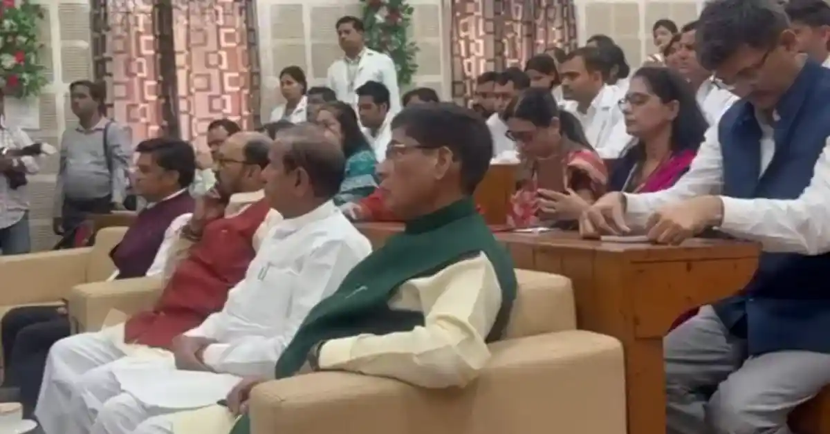 एसएन मेडिकल कॉलेज आगरा, नर्सिंग अधिकारी भर्ती यूपी, यूपी लोक सेवा आयोग चयन, आगरा मेडिकल कॉलेज न्यूज, स्वास्थ्य सेवाएं आगरा, नर्सिंग स्टाफ नियुक्ति, यूपी हेल्थकेयर अपडेट, योगेंद्र उपाध्याय आगरा, यूपी मेडिकल भर्ती 2026, सरकारी नौकरी नर्सिंग, agra health news hindi, uppsc nursing officer recruitment, medical college agra update