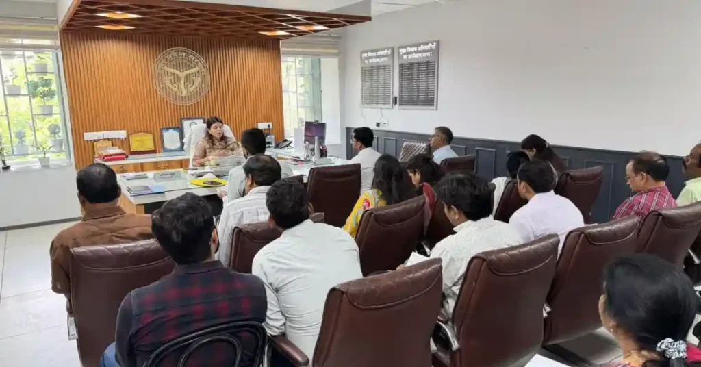 स्कूल चलो अभियान आगरा, सीडीओ प्रतिभा सिंह बैठक, बेसिक शिक्षा विभाग यूपी, छात्र नामांकन अभियान, आगरा शिक्षा समाचार, स्कूल एडमिशन ड्राइव यूपी, शिक्षा जागरूकता कार्यक्रम, primary school enrollment up, agra latest news hindi, school chalo abhiyan up, education campaign india, student attendance improvement up