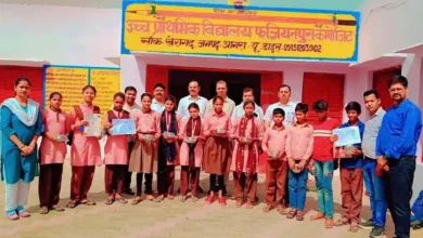 फजियतपुरा विद्यालय विदाई समारोह, कक्षा 8 विदाई कार्यक्रम, आगरा स्कूल न्यूज, छात्र सम्मान समारोह, NMMS छात्रा सम्मान, ग्रामीण विद्यालय कार्यक्रम, खेरागढ़ शिक्षा समाचार, school farewell ceremony india, agra latest education news hindi, student farewell function up, rural school event agra