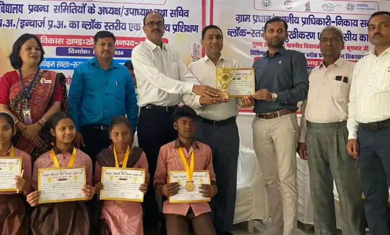 खेरागढ़ शैक्षिक सम्मान समारोह, NMMS पास छात्र आगरा, inspire award students agra, basic shiksha department agra news, student achievement kheragarh agra, teacher honour agra school, agra education news hindi, rural students success agra
