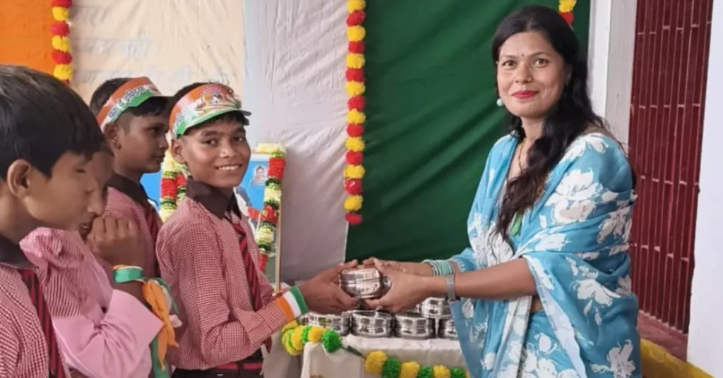 NMMS परीक्षा परिणाम आगरा 2026, फतेहाबाद छात्र करन सफलता, सांकुरी खुर्द विद्यालय NMMS परिणाम, सरकारी स्कूल छात्रवृत्ति परीक्षा आगरा, NMMS scholarship student Agra news, ग्रामीण छात्र सफलता आगरा, छात्रवृत्ति परीक्षा 43वीं रैंक, साधना सिंह शिक्षक मार्गदर्शन, fatehabad agra nmms topper news, government school student success story Agra