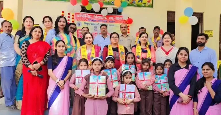 Agra Breaking News: कंपोजिट विद्यालय न्यू आगरा में शिक्षा चौपाल का आयोजन, तिलक व पुस्तक वितरण से नव प्रवेशित बच्चों का स्वागत कंपोजिट विद्यालय न्यू आगरा, shiksha chaupal agra, composite vidyalaya new agra news, school chalo abhiyan up, agra education news hindi, nav pravesh students welcome, government school event india, primary school admission campaign, education awareness program agra, up basic shiksha news, school enrollment drive india, composite school agra news, student welcome ceremony india, free education scheme up, hindi news agra school, shiksha chaupal program up