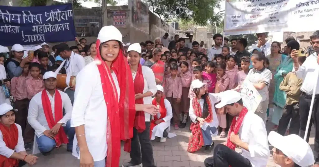Agra Breaking News: आगरा में मिशन शक्ति कार्यक्रम: रैली और नुक्कड़ नाटक से बालिका शिक्षा व महिला सशक्तिकरण का संदेश मिशन शक्ति कार्यक्रम आगरा, बालिका शिक्षा जागरूकता रैली, नुक्कड़ नाटक महिला सशक्तिकरण, डायट आगरा कार्यक्रम, स्कूल चलो अभियान बालिका शिक्षा, महिला अधिकार जागरूकता, बेटी शिक्षा अभियान, सामाजिक जागरूकता कार्यक्रम आगरा, सरकारी शिक्षा अभियान उत्तर प्रदेश, बाल विवाह रोकथाम जागरूकता, दहेज प्रथा विरोध अभियान, महिला सशक्तिकरण खबर, आगरा लेटेस्ट शिक्षा समाचार, शिक्षा जागरूकता रैली, हिंदी न्यूज़ आगरा मिशन शक्ति