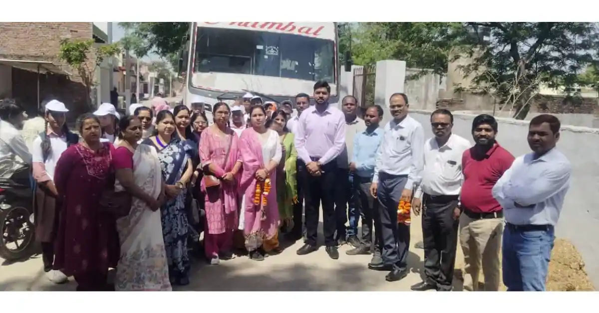 पीएम श्री उच्च प्राथमिक विद्यालय बल्हेरा, ADRDE आगरा भ्रमण, बल्हेरा विद्यालय छात्र, विज्ञान लैब उद्घाटन, ICT लैब स्कूल, पीएम श्री विद्यालय कार्यक्रम, छात्र शैक्षिक भ्रमण, आगरा शिक्षा समाचार, school educational tour india, agra latest education news hindi, science lab inauguration up, student exposure visit adrde