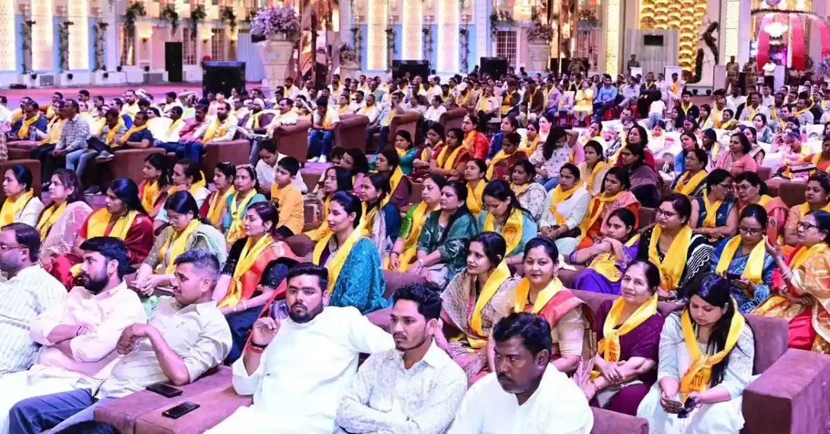 उपमुख्यमंत्री केशव प्रसाद मौर्य, keshav prasad maurya agra visit, agra political news hindi, up deputy cm news, teacher convention uta agra, agra latest news hindi, keshav maurya speech agra, government school education up, up politics news 2026, beema conference agra, lic development officers meeting, samrat ashok jayanti agra, nishad samaj program agra, yogi government schemes up, hindi news agra politics, education reform up government