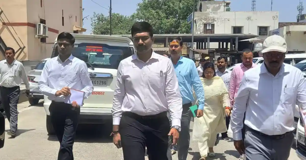 आगरा के नए डीएम मनीष बंसल