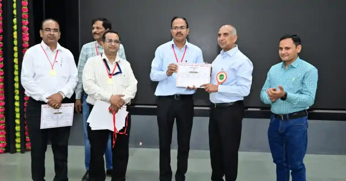 आगरा के शिक्षाविदों का प्रदेश स्तर पर सम्मान, NMMS परीक्षा में उत्कृष्ट प्रदर्शन करने वाले 10 शिक्षक भी सम्मानित