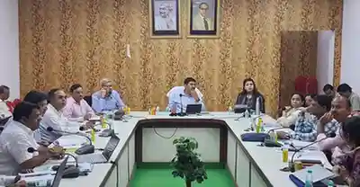 आगरा स्वास्थ्य समिति बैठक, डीएम मनीष बंसल आगरा, जेएसवाई भुगतान नोटिस, टीबी मुक्त भारत अभियान, आगरा स्वास्थ्य विभाग खबर, फॉगिंग मशीन निर्देश, आशा कार्यकर्ता कार्रवाई, आयुष्मान कार्ड आगरा, आभा आईडी अभियान, डेंगू मलेरिया नियंत्रण आगरा, जिला स्वास्थ्य समीक्षा बैठक, सरकारी स्वास्थ्य योजना उत्तर प्रदेश, आगरा लेटेस्ट हेल्थ न्यूज़, स्वास्थ्य सेवाएं सुधार आगरा, हिंदी समाचार आगरा स्वास्थ्य