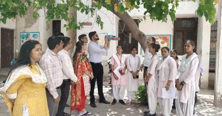 Agra Breaking: प्राकृतिक संतुलन के लिए जैवविविधता का होना आवश्यक – अनिरुद्ध यादव विश्व जैव विविधता दिवस, डायट आगरा कार्यक्रम, जैव विविधता संरक्षण, दाना पानी अभियान, पर्यावरण संरक्षण आगरा, अनिरुद्ध यादव डायट आगरा, पक्षियों के लिए दाना पानी, जैव विविधता दिवस 2026, इको क्लब गतिविधि, प्राकृतिक संतुलन, पर्यावरण जागरूकता अभियान, स्कूल पर्यावरण कार्यक्रम, पक्षी संरक्षण अभियान, डॉ मनोज कुमार वार्ष्णेय, हरित पहल आगरा, जल संरक्षण जागरूकता, पर्यावरण शिक्षा, गर्मी में पक्षियों की मदद, आगरा शिक्षा समाचार, विश्व जैव विविधता दिवस हिंदी न्यूज़