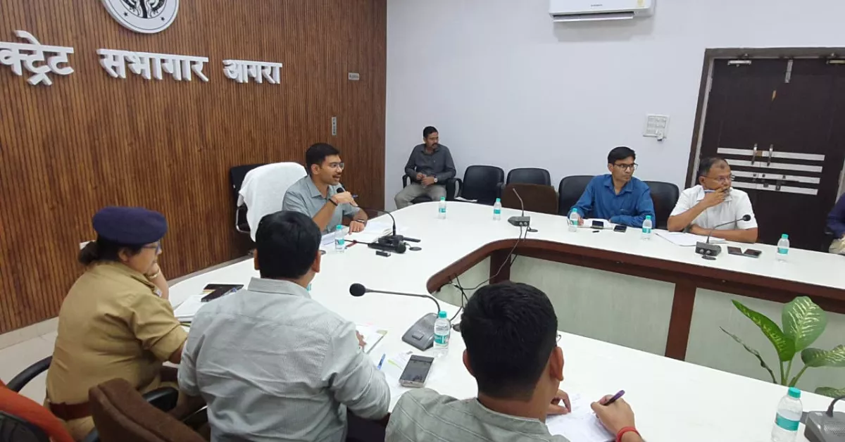 NEET 2026, नीट परीक्षा 2026, आगरा नीट परीक्षा, डीएम मनीष बंसल, नीट परीक्षा केंद्र आगरा, NEET Exam Agra, मेडिकल प्रवेश परीक्षा, NEET UG 2026, आगरा प्रशासन, कलेक्ट्रेट आगरा, परीक्षा तैयारी बैठक, परीक्षा सुरक्षा व्यवस्था, ट्रैफिक व्यवस्था आगरा, रोडवेज किराया छूट, परीक्षार्थी सुविधा, 20 परीक्षा केंद्र आगरा, 9688 अभ्यर्थी, नीट एग्जाम सेंटर, मेडिकल छात्र, प्रतियोगी परीक्षा समाचार, आगरा शिक्षा समाचार, उत्तर प्रदेश शिक्षा विभाग, एआरटीओ आगरा, एसीपी ट्रैफिक आगरा, होटल ओवररेटिंग कार्रवाई, यूथ हॉस्टल आगरा, परीक्षा केंद्र व्यवस्था, छात्र हित योजना, परीक्षा सुरक्षा, प्रशासनिक समीक्षा बैठक, नीट परीक्षा गाइडलाइन, परीक्षा एसओपी, छात्र सुविधा केंद्र, रेलवे स्टेशन सुविधा, रोडवेज बस छूट, मेडिकल कॉलेज प्रवेश, राष्ट्रीय पात्रता सह प्रवेश परीक्षा, NEET Candidates, Exam News Hindi, Agra Latest News, शिक्षा जगत समाचार, प्रतियोगी परीक्षा अपडेट, उत्तर प्रदेश न्यूज, छात्र और अभिभावक, परीक्षा प्रबंधन, ट्रैफिक कंट्रोल आगरा, सरकारी तैयारी, परीक्षा आयोजन, Google Discover Hindi News, NEET 2026 Update, Agra Education News.