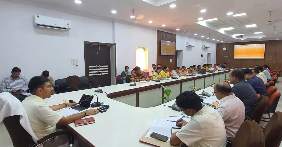 आगरा समाचार, मनीष बंसल, डीएम मनीष बंसल, जिला पोषण समिति, पोषण समिति समीक्षा बैठक, आगरा डीएम बैठक, आंगनबाड़ी भर्ती 2026, आंगनबाड़ी कार्यकत्री भर्ती, 386 आंगनबाड़ी रिक्त पद, सैम बच्चे, कुपोषण अभियान, एनआरसी भर्ती, पोषण पुनर्वास केंद्र, बाल विकास सेवा एवं पुष्टाहार, जिला कार्यक्रम अधिकारी, डीपीओ आगरा, सीडीपीओ, पोषण वाटिका, प्रधानमंत्री मातृ वंदना योजना, मातृ वंदना योजना पंजीकरण, आंगनबाड़ी केंद्र, बच्चों का गलत वजन, कुपोषित बच्चों की जांच, महिला एवं बाल विकास, पोषण ट्रैकर, सक्षम आंगनबाड़ी केंद्र, आंगनबाड़ी भवन निर्माण, आगरा प्रशासन, उत्तर प्रदेश पोषण अभियान, पोषण अभियान 2026, मुख्य विकास अधिकारी प्रतिभा सिंह, डीसी एनआरएलएम, रॉकेट लर्निंग, प्रथम संस्था, सरकारी योजनाएं, महिला एवं बाल कल्याण, जनकल्याण योजना, स्वास्थ्य समाचार, आगरा लेटेस्ट न्यूज, उत्तर प्रदेश समाचार, सरकारी समीक्षा बैठक, जिलाधिकारी समीक्षा बैठक, बाल पोषण, कुपोषण मुक्त भारत, Google Discover News, Hindi News Agra, Agra Latest News, Nutrition Mission Uttar Pradesh, Anganwadi News Hindi, Government Scheme News, Child Nutrition News.