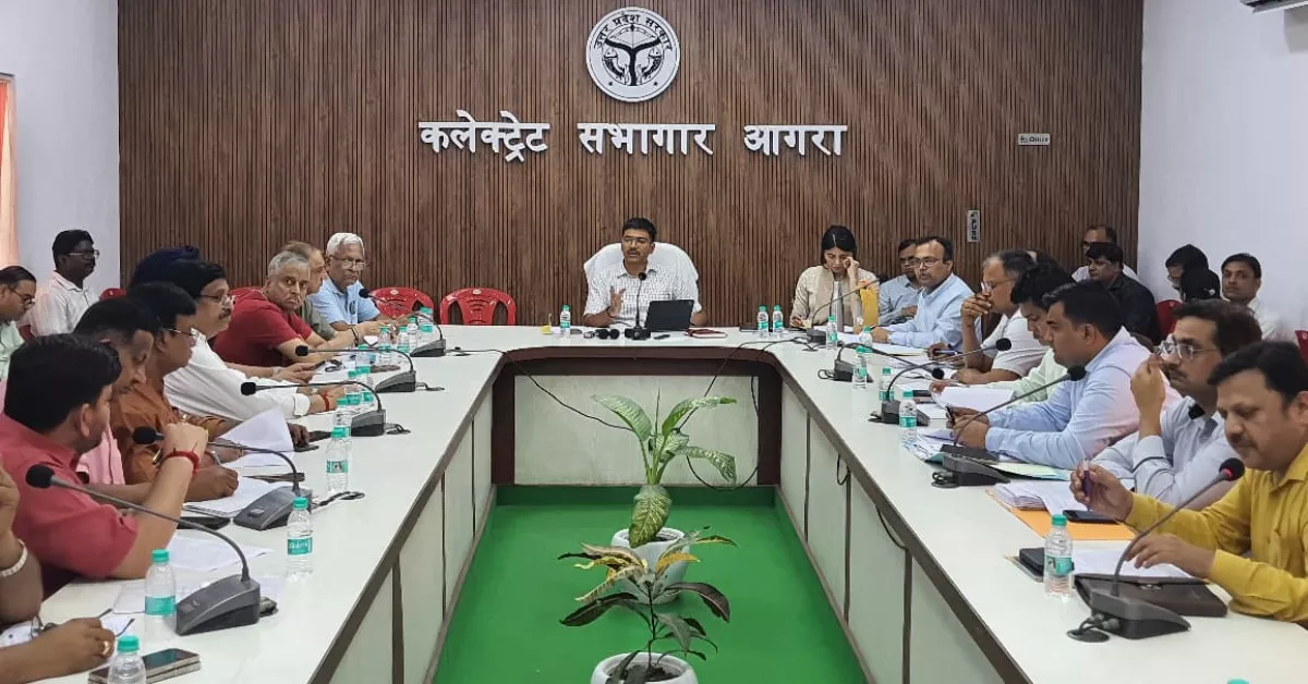 आगरा समाचार, आगरा न्यूज, डीएम मनीष बंसल, मनीष बंसल आगरा, जिला उद्योग बंधु समिति, उद्योग बंधु बैठक, उद्योग बंधु समिति आगरा, फाउंड्री नगर आगरा, फाउंड्री नगर बस स्टेशन, फाउंड्री नगर औद्योगिक क्षेत्र, आगरा उद्योग समाचार, औद्योगिक विकास आगरा, औद्योगिक क्षेत्र, औद्योगिक इकाइयां, बिजली आपूर्ति, लाइन ट्रिपिंग, गढ़ी महासिंह सब स्टेशन, एत्मादपुर, इंसुलेटेड कंडक्टर, सड़क निर्माण, नाली निर्माण, औद्योगिक सड़क, नगर निगम आगरा, जल निगम, अतिक्रमण हटाओ, सफाई अभियान, ट्रैफिक व्यवस्था, बस संचालन आगरा, यूपी रोडवेज बस, ओडीओपी आगरा, जरी जरदोजी, जरी जरदोजी ओडीओपी, वन डिस्ट्रिक्ट वन प्रोडक्ट, उद्योग विभाग उत्तर प्रदेश, उपायुक्त उद्योग शैलेन्द्र सिंह, मुख्य विकास अधिकारी प्रतिभा सिंह, अपर नगर आयुक्त शिशिर कुमार, निवेश, रोजगार, एमएसएमई, MSME News, औद्योगिक नीति, उत्तर प्रदेश उद्योग, आगरा लेटेस्ट न्यूज, उत्तर प्रदेश समाचार, Google Discover News, Hindi News Today, Agra Latest News, Industrial Development News